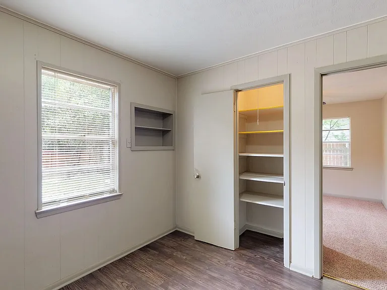 2702 Bolivar St — Photo 11