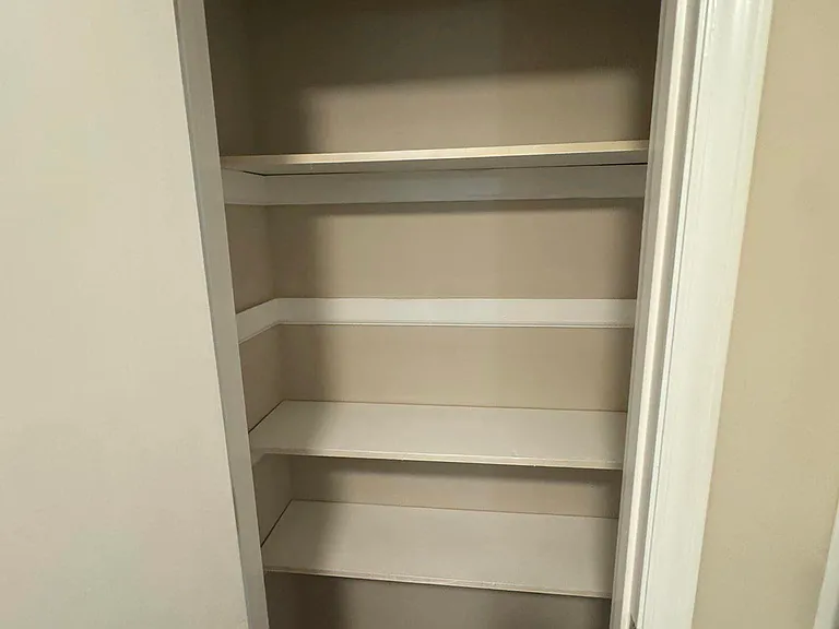 295 Spring Lake Dr — Photo 4