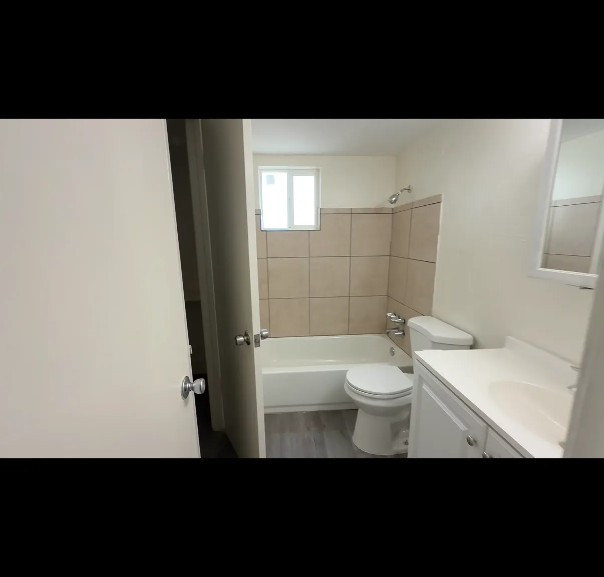 5437 W Orangewood Ave — Photo 2