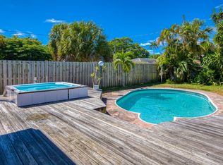1227 N Ocean Breeze, Lake Worth, FL 33460