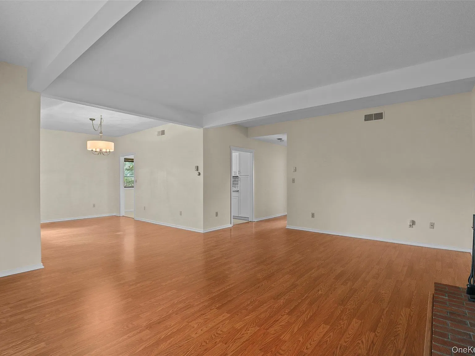 3 bed, 2.0 bath, 1689 sqft, $4,500 — Photo 4