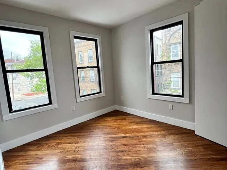 738 Garfield Ave #2A — Photo 4