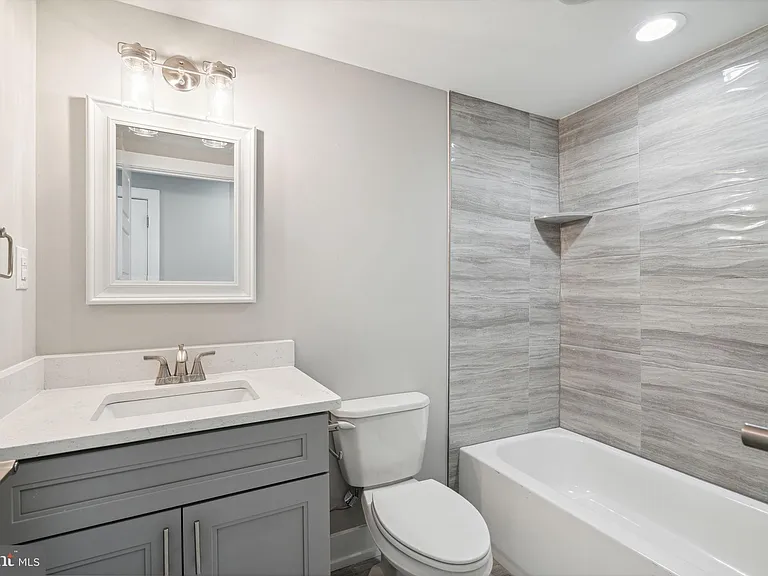 2429 N 3rd St #1 — Photo 18