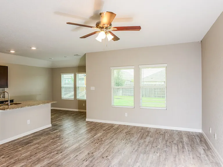 1036 Raceland Rd — Photo 3