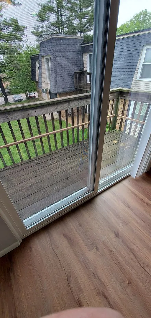 Renovated Two Bedroom Condo with Garage Space in Ladue School District — Photo 2