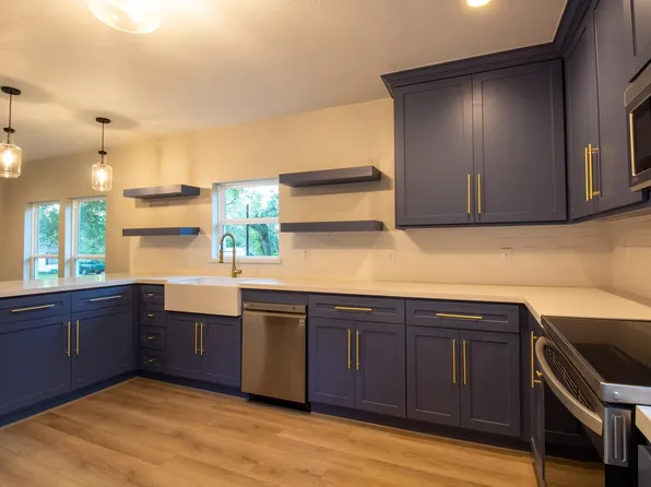 303 Weiss St, Newton, TX 75966