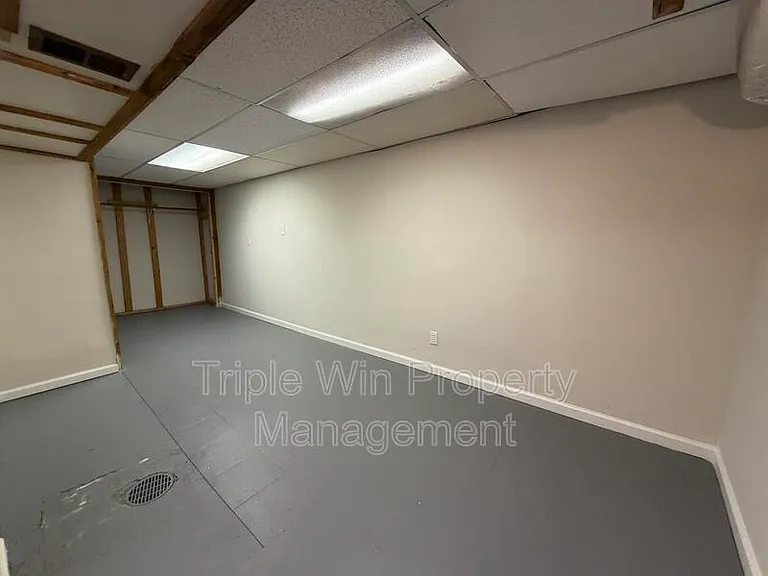 10805 Landseer Dr — Photo 36