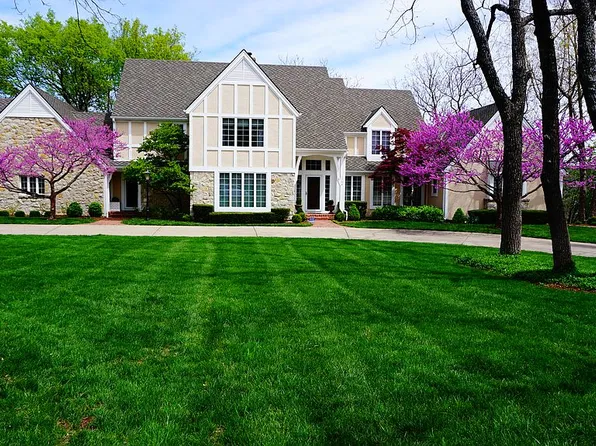 1704 Prestwick Dr, Lawrence, KS 66047