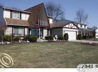 5802 Bingham Dr, Troy, MI