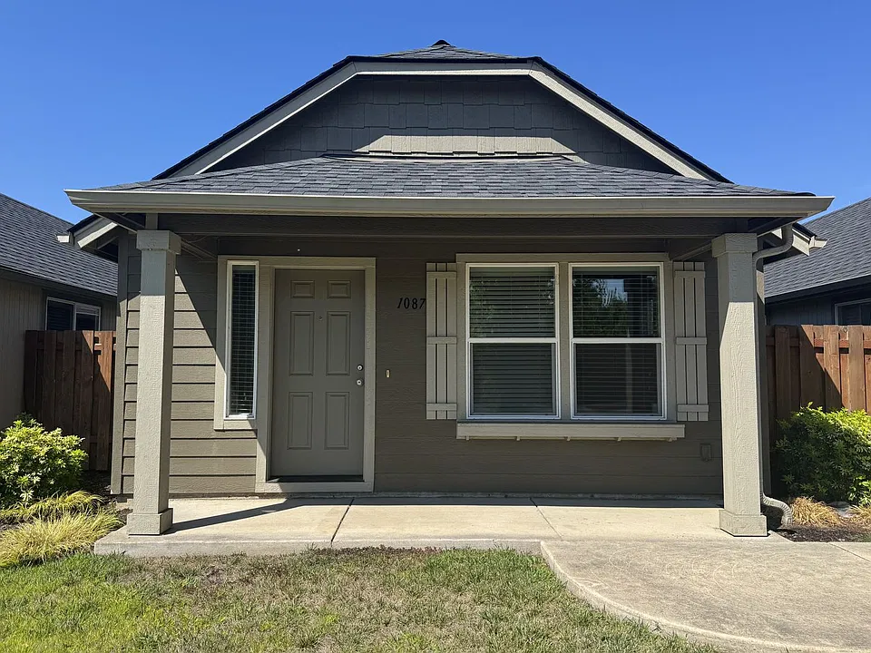 1087 N Pacific Hwy #99