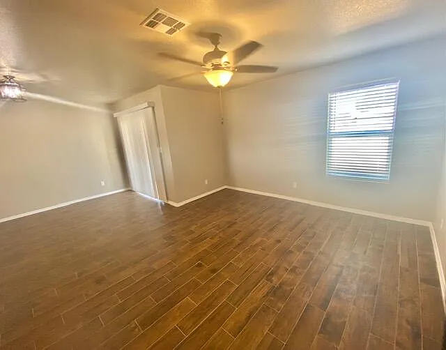 3 bed, 3.5 bath, 1297 sqft, $1,490 — Photo 3
