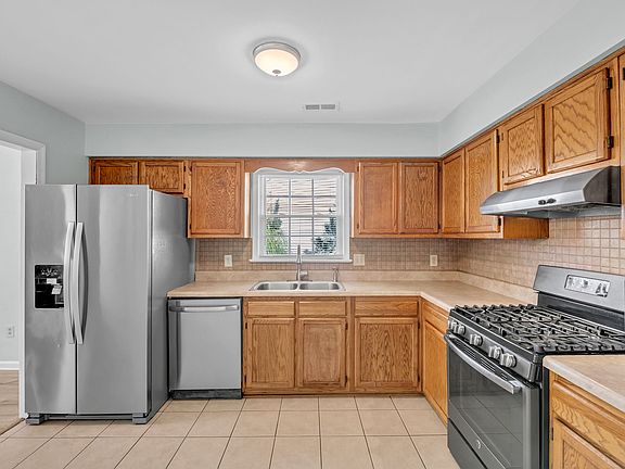 2nd image of 945 Pink Star Ct
