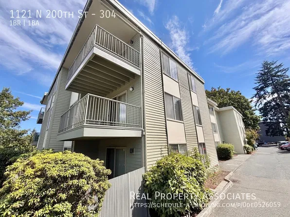 1121 N 200th St, Seattle, WA