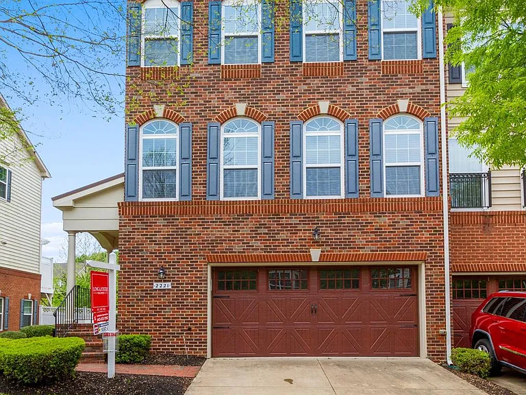 2221 Congresbury Pl — Photo 1