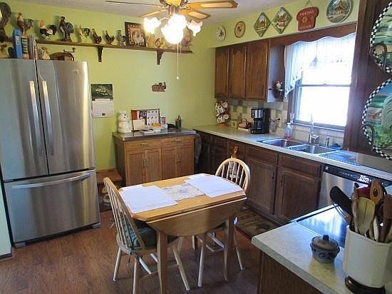 4th image of 668 Moull St