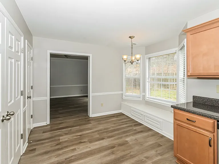 2236 Oak Hollow Ln — Photo 9