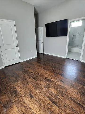 2524 N Galvez St — Photo 3
