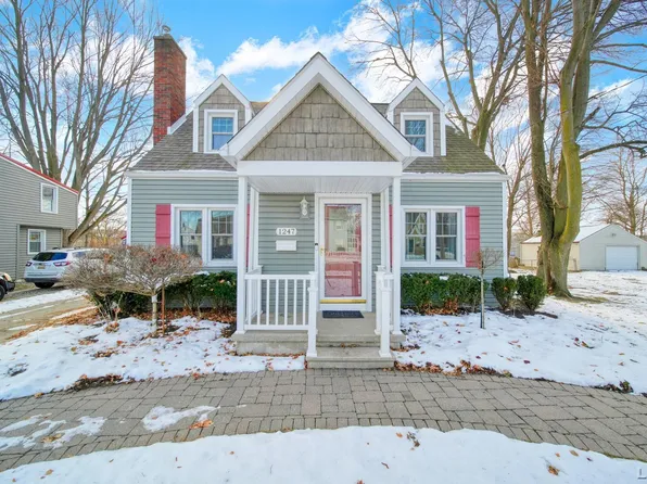 1247 University Ave, Adrian, MI 49221