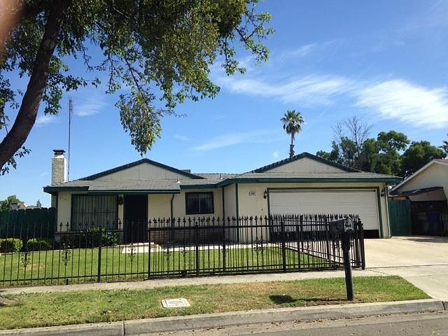 2nd image of 1602 W Oleander Ave