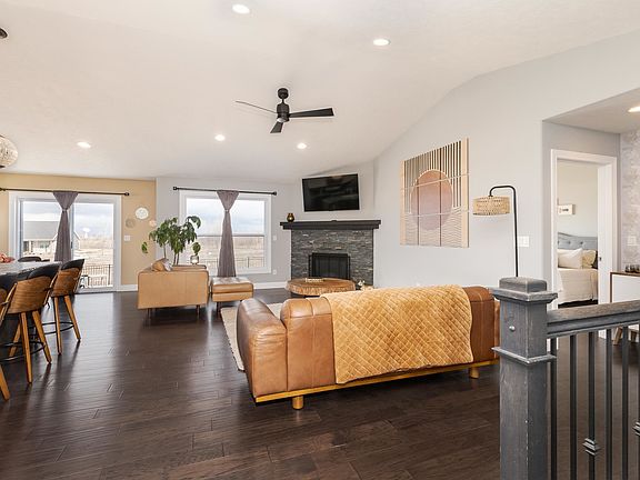 5th image of 2608 Shale Rd