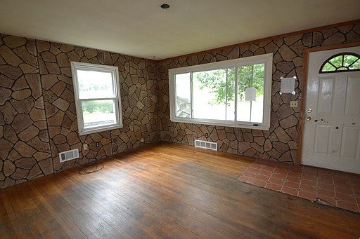 2nd image of 2566 Dolphin Dr