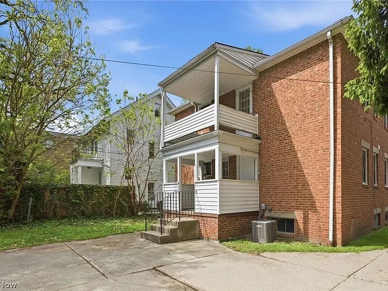2261 Warren Rd #UP — Photo 13