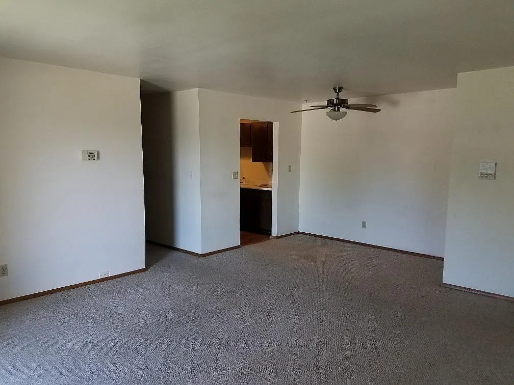 2 bed, 1.5 bath, 850 sqft, $1,250 — Photo 4