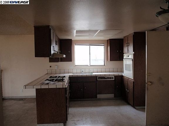 4th image of 2663 Royal Ann Dr