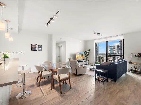 999 SW 1st Ave APT 1405, Miami, FL 33130