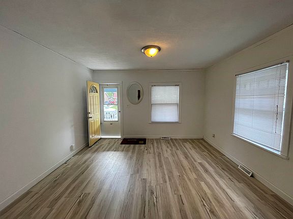 4th image of 1305 S 9th St