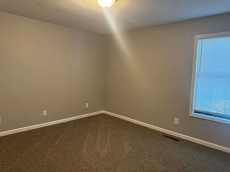 540 Hietts Ln — Photo 11