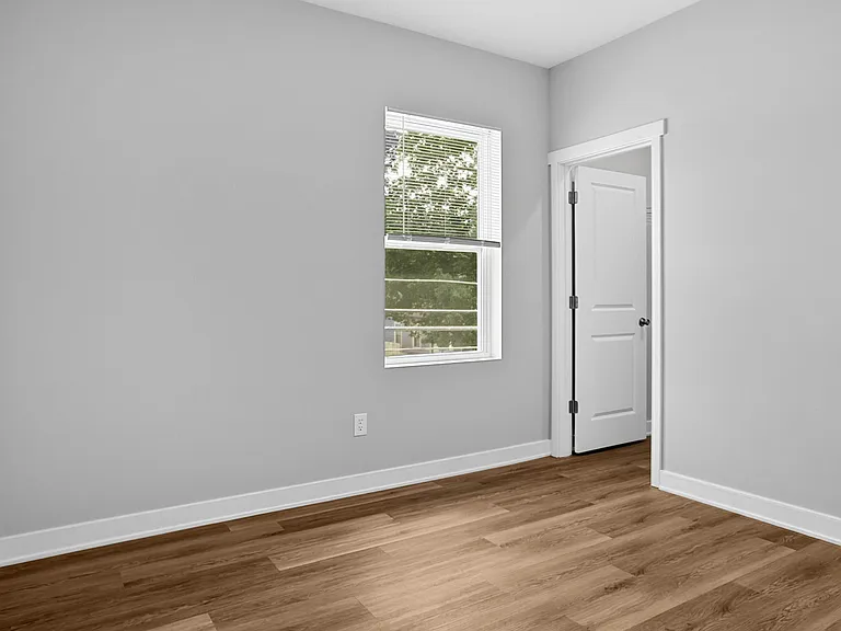 3953 Unit B (Upper level)