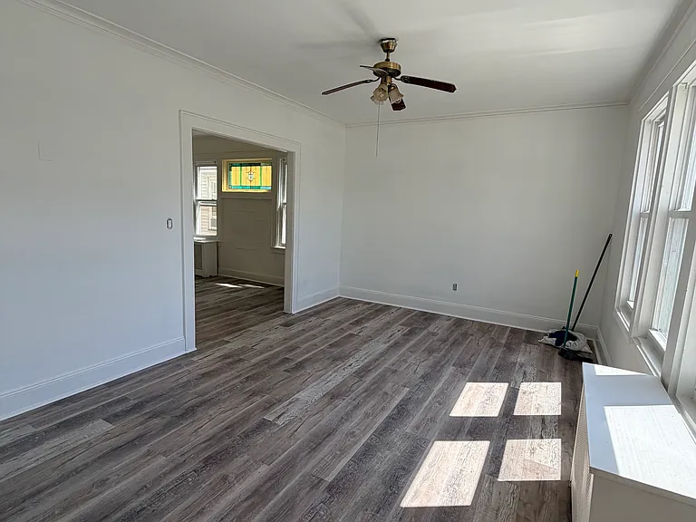 1013 Cross Ave #1 — Photo 3