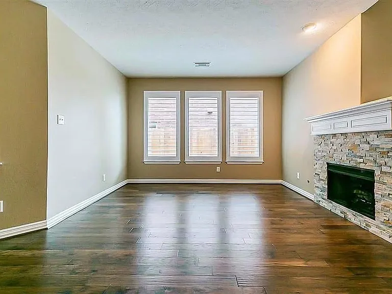 5823 Centennial Glen Dr — Photo 28