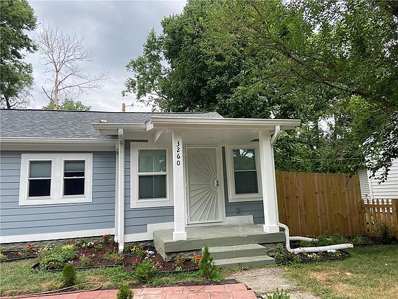 3rd image of 3260 N Drexel Ave