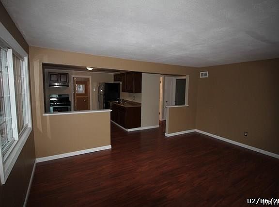 5th image of 1074 Highland Ave