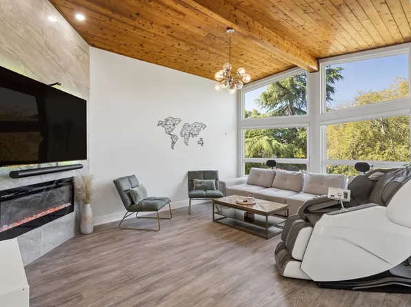 5668 Dove Pl, Delta, BC V4K 3R3