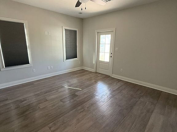 4th image of 510 Mill St