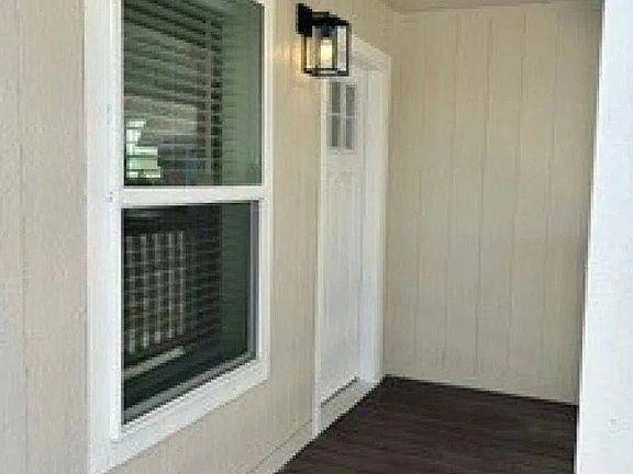 3rd image of 197 Poppy Ln