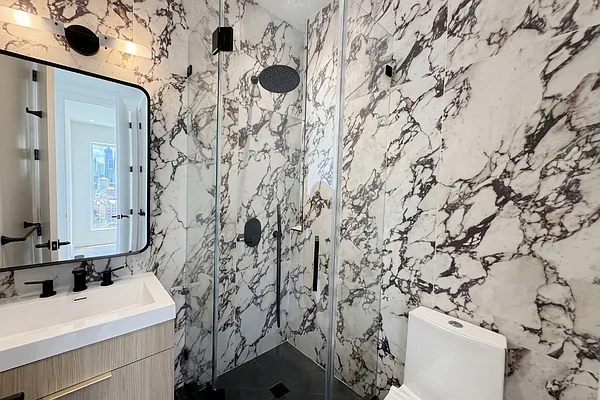 Bathroom, photo 1
