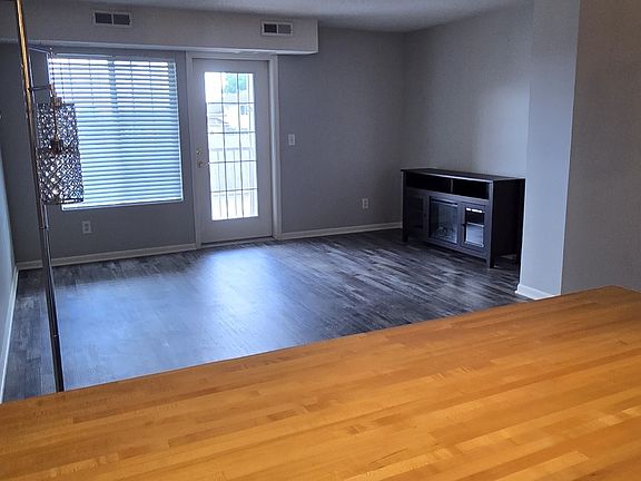 3rd image of 861 37th Ave NW Unit 1-D