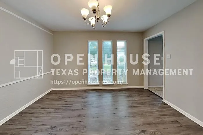 8110 Renmark Ln — Photo 10