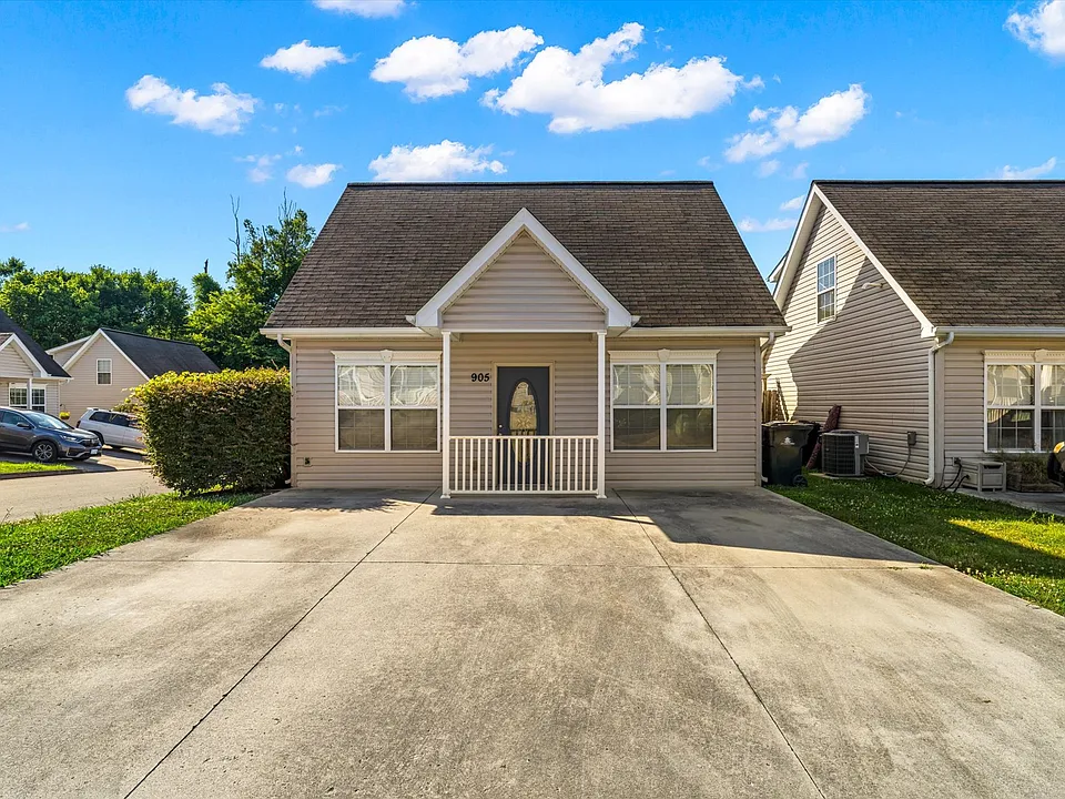 905 Hazelbrook Way