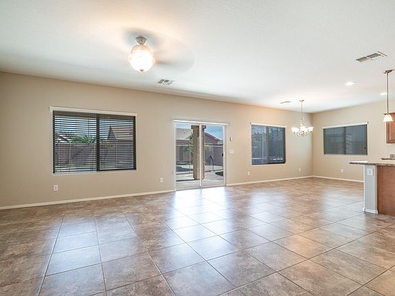 3rd image of 2916 E TONTO Drive