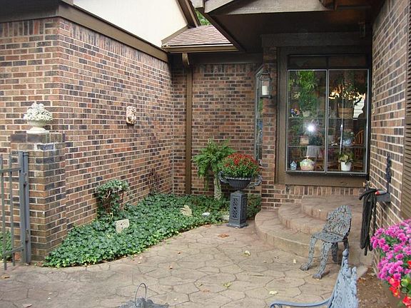 2nd image of 5302 Windridge Dr