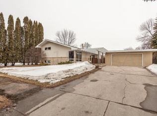 1704 8th Ave NW, East Grand Forks, MN 56721