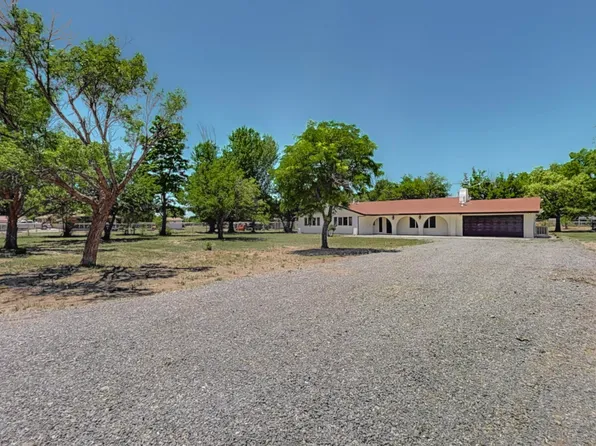 12 Rancho Santa Fe Dr, Los Lunas, NM 87031