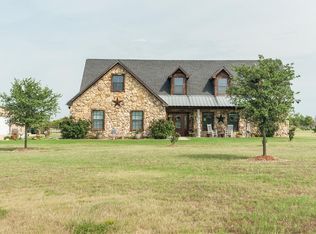 400 Harvest Moon Ln, Sanger, TX 76266