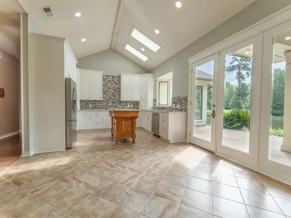 8066 Walden Rd, Baton Rouge, LA 70808