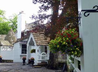 77 Spring Creek Rd, Barrington, IL 60010